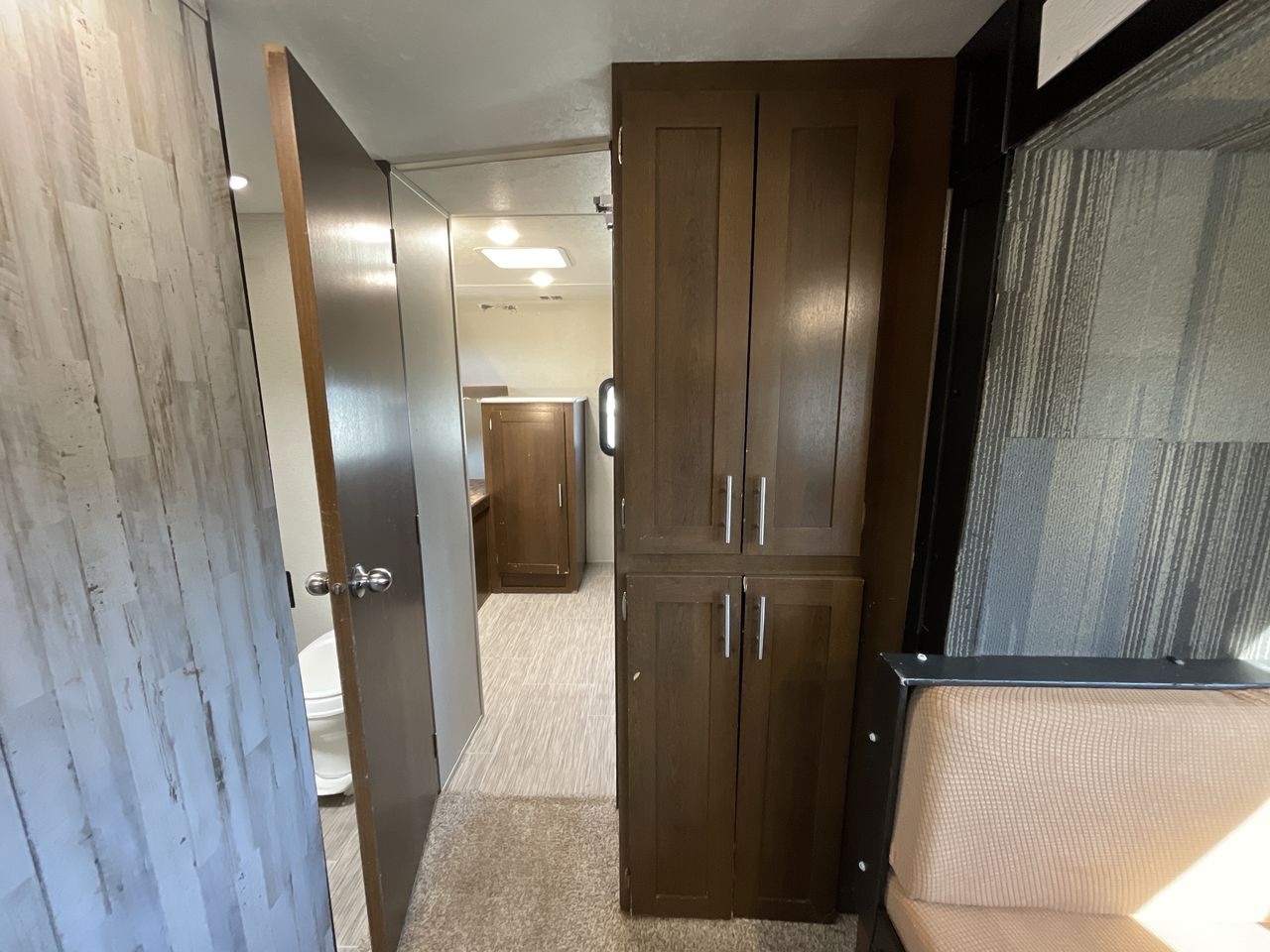 2019 FOREST RIVER TRACER 31BHD