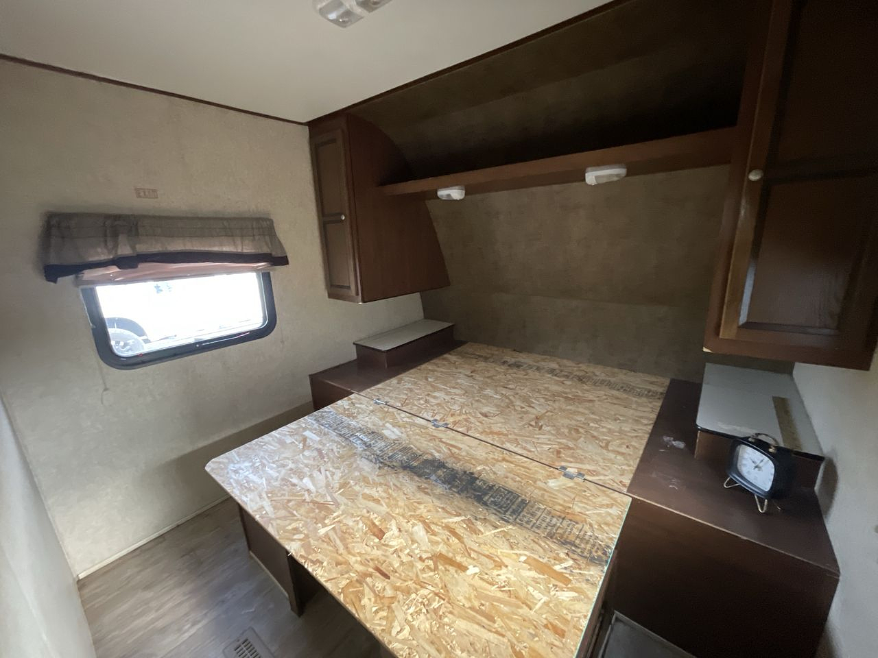 2016 LAYTON 305BH