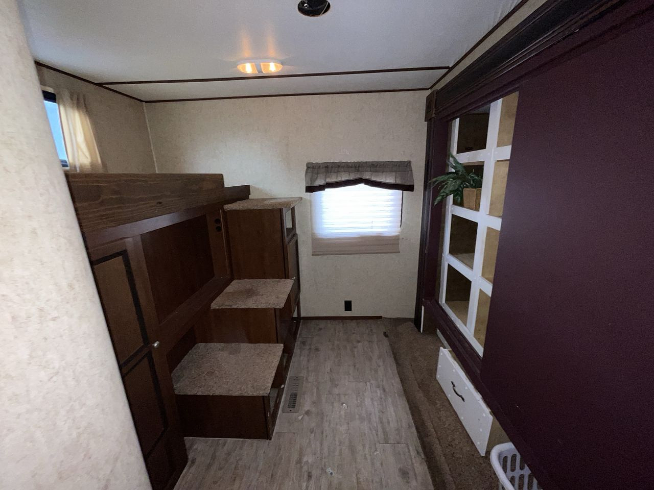 2016 LAYTON 305BH