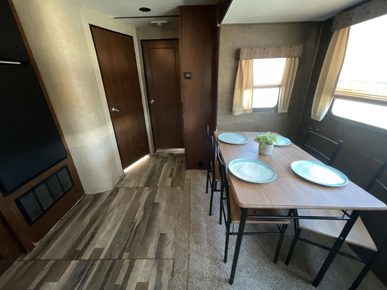 2016 LAYTON 305BH