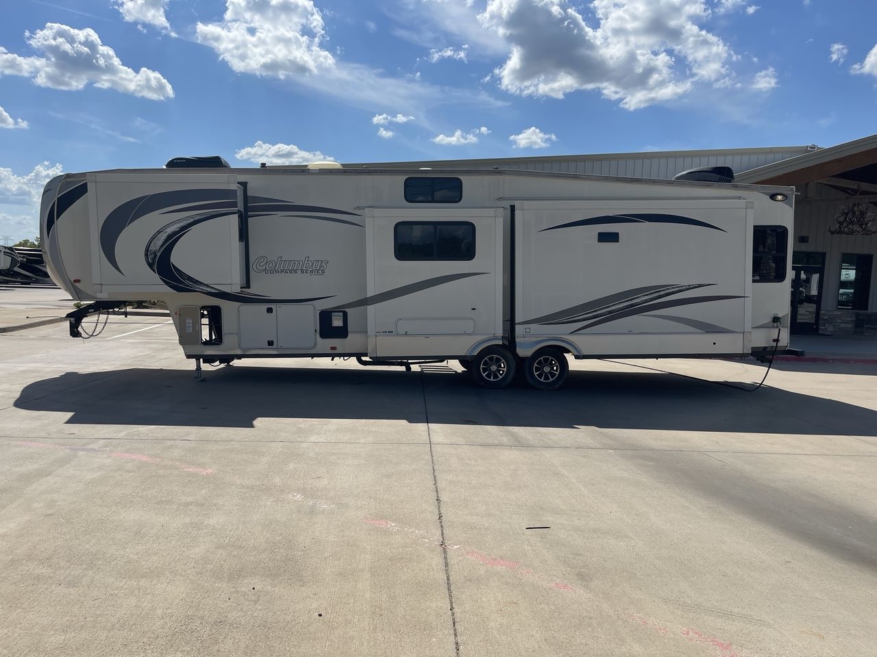 2016 FOREST RIVER COLUMBUS 377MBC