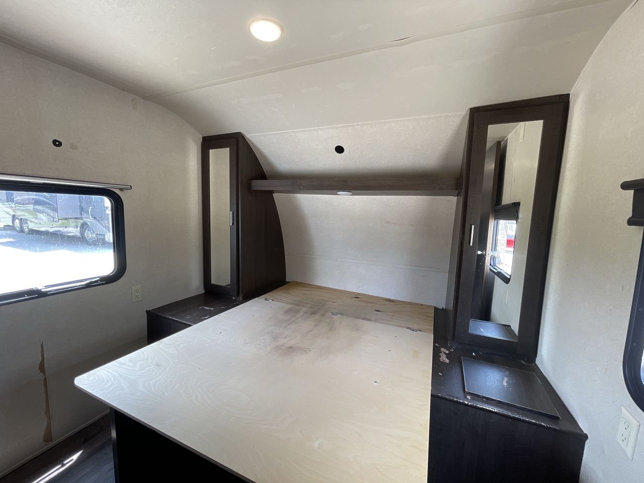 2018 FOREST RIVER SALEM 32BHDS