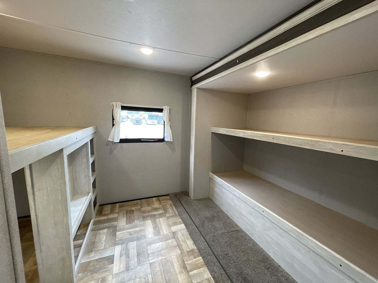 2023 FOREST RIVER SHASTA 532DS