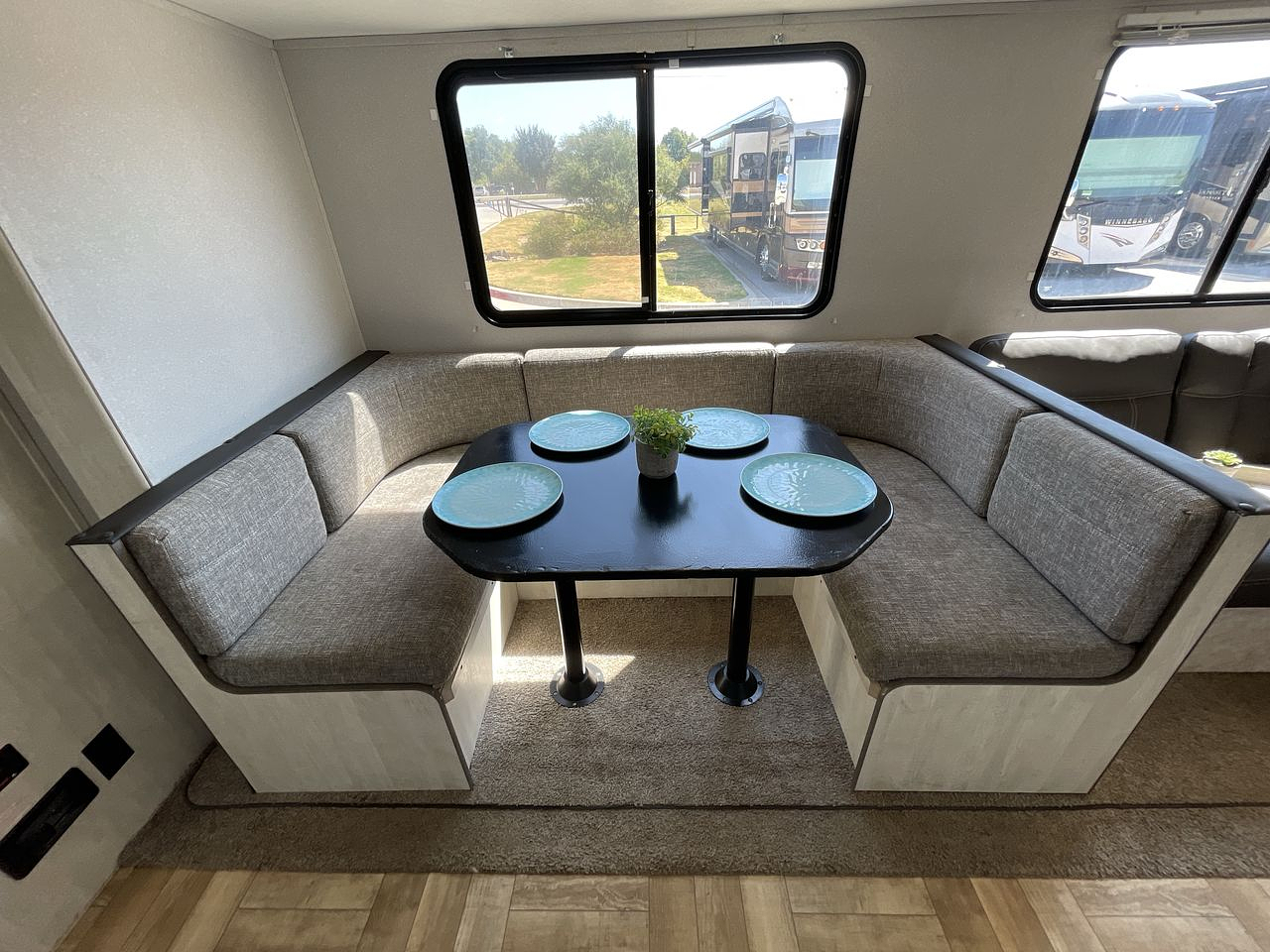 2023 FOREST RIVER SHASTA 532DS
