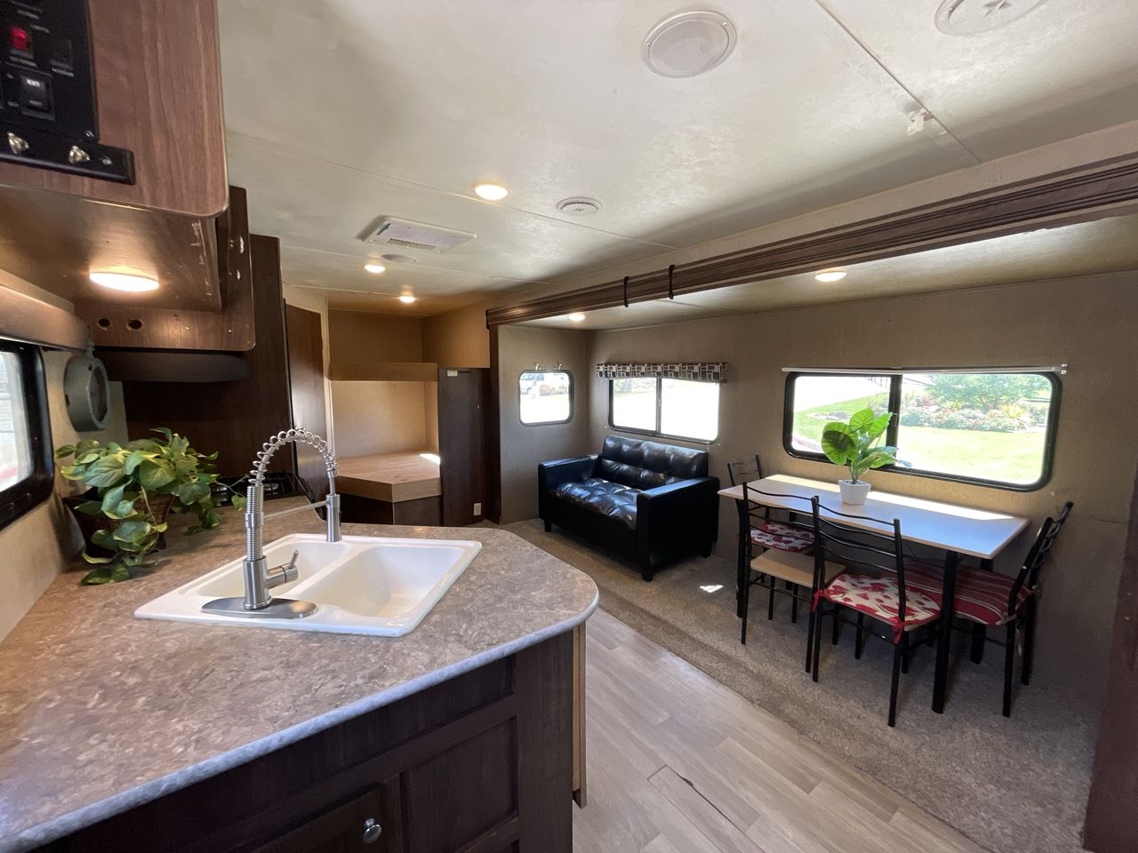 2017 KEYSTONE COLEMAN 263BH