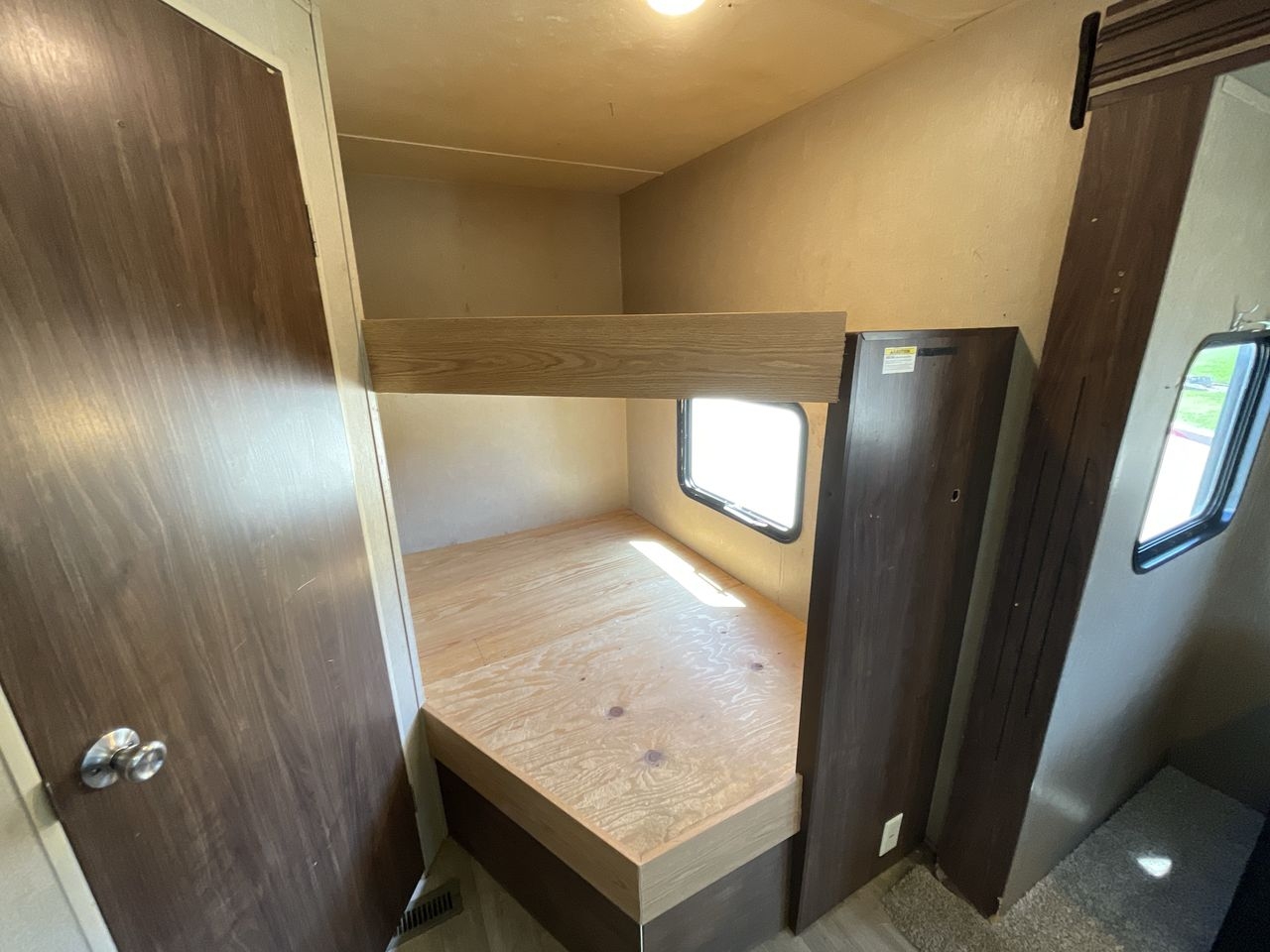 2017 KEYSTONE COLEMAN 263BH