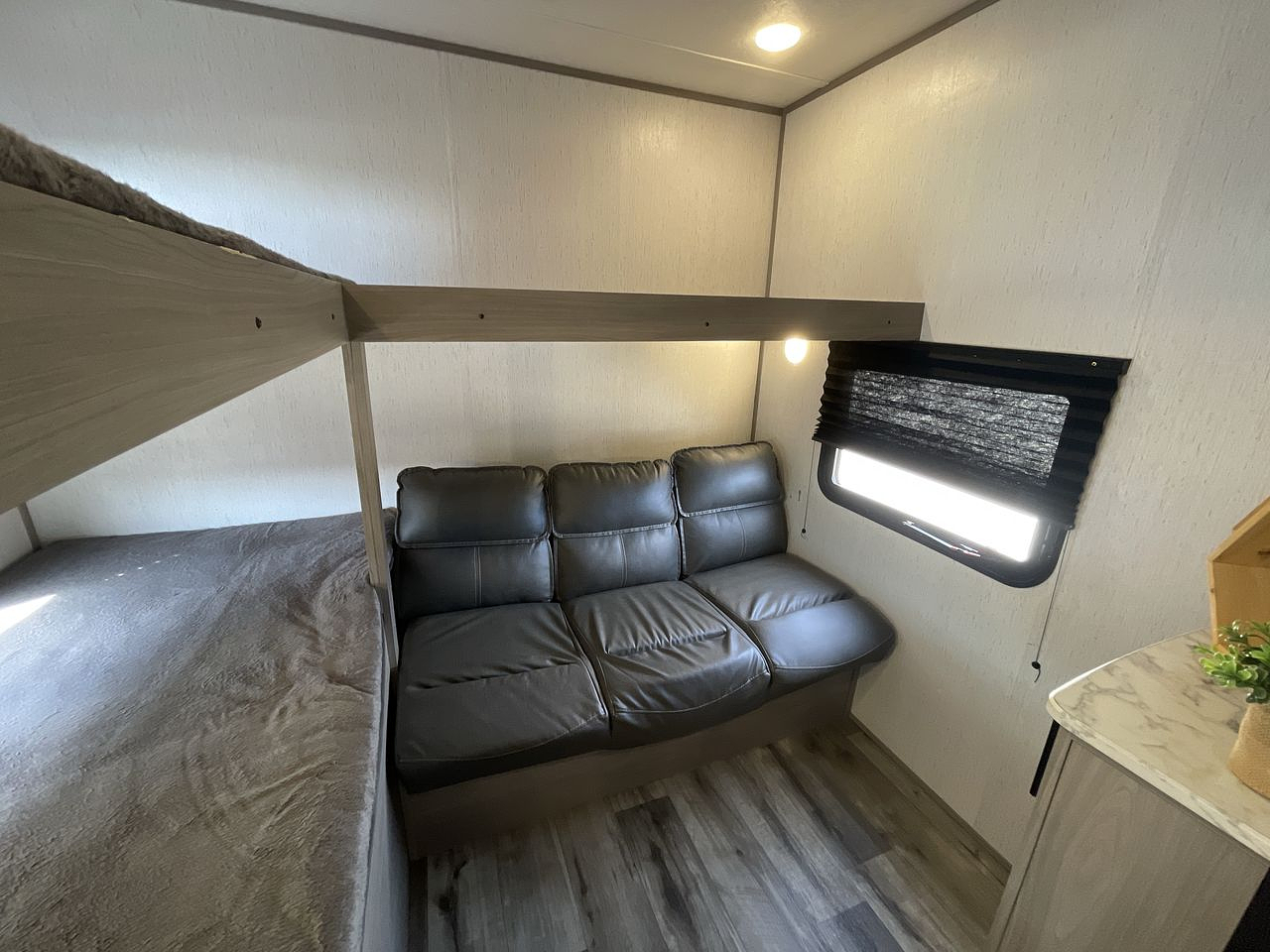 2022 DUTCHMEN COLEMAN 295QB