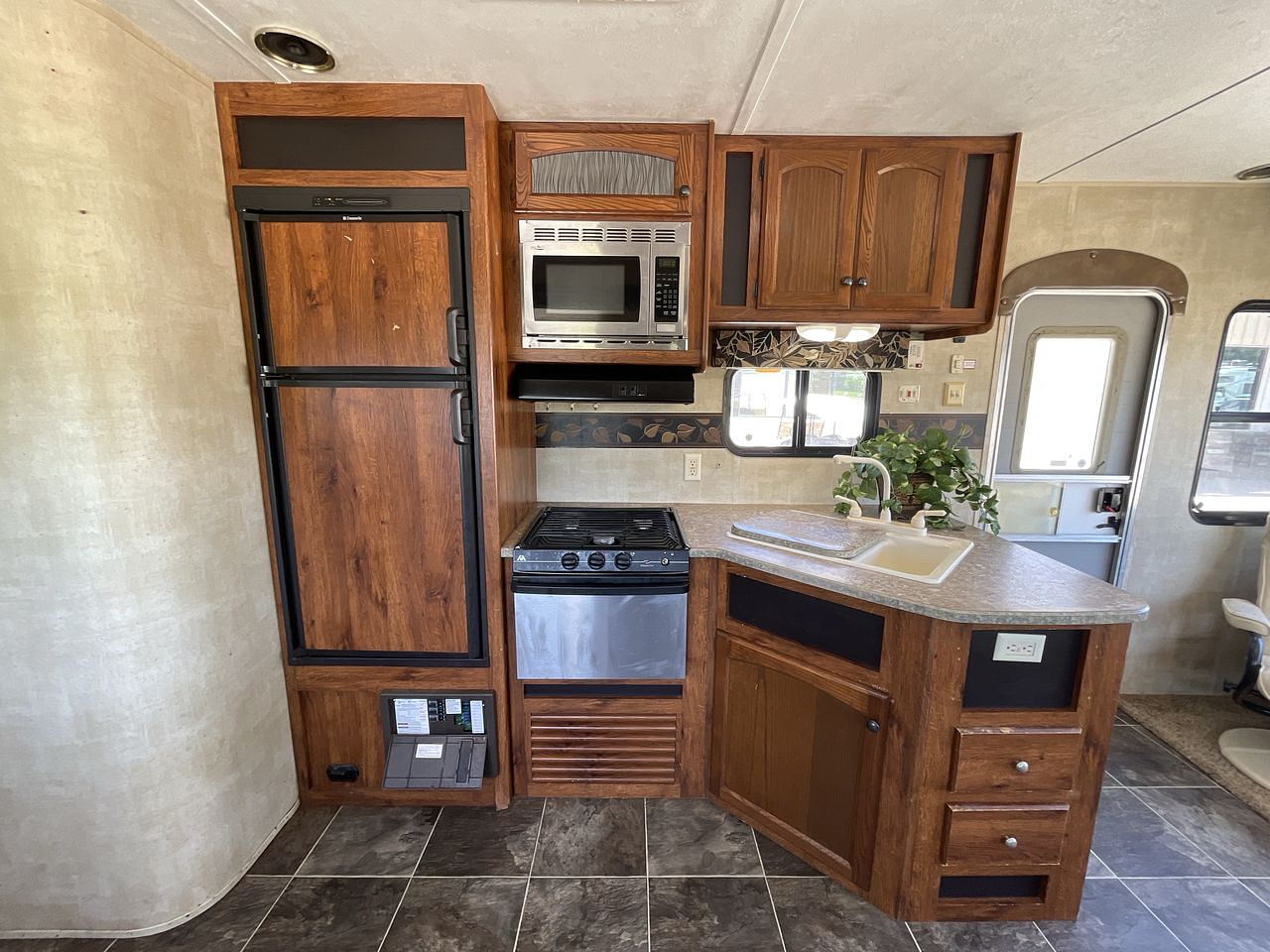 2013 KEYSTONE HIDEOUT 26RLS