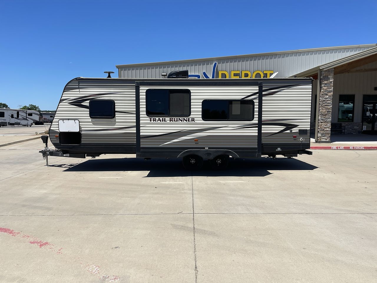 2019 HEARTLAND TRAIL RUNNER 272RBS