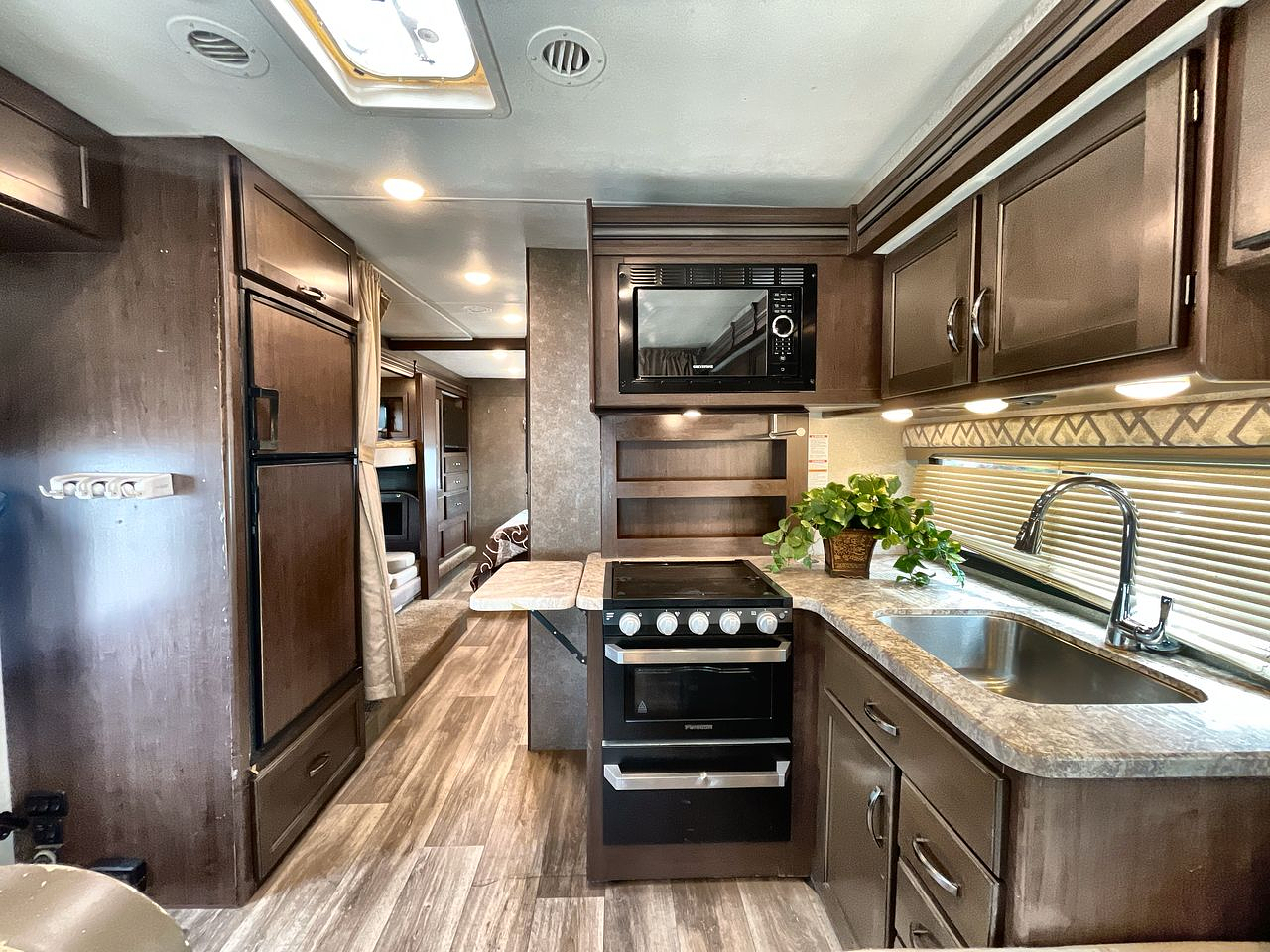 2019 THOR FOUR WINDS 30D