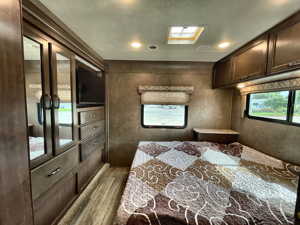 2019 THOR FOUR WINDS 30D