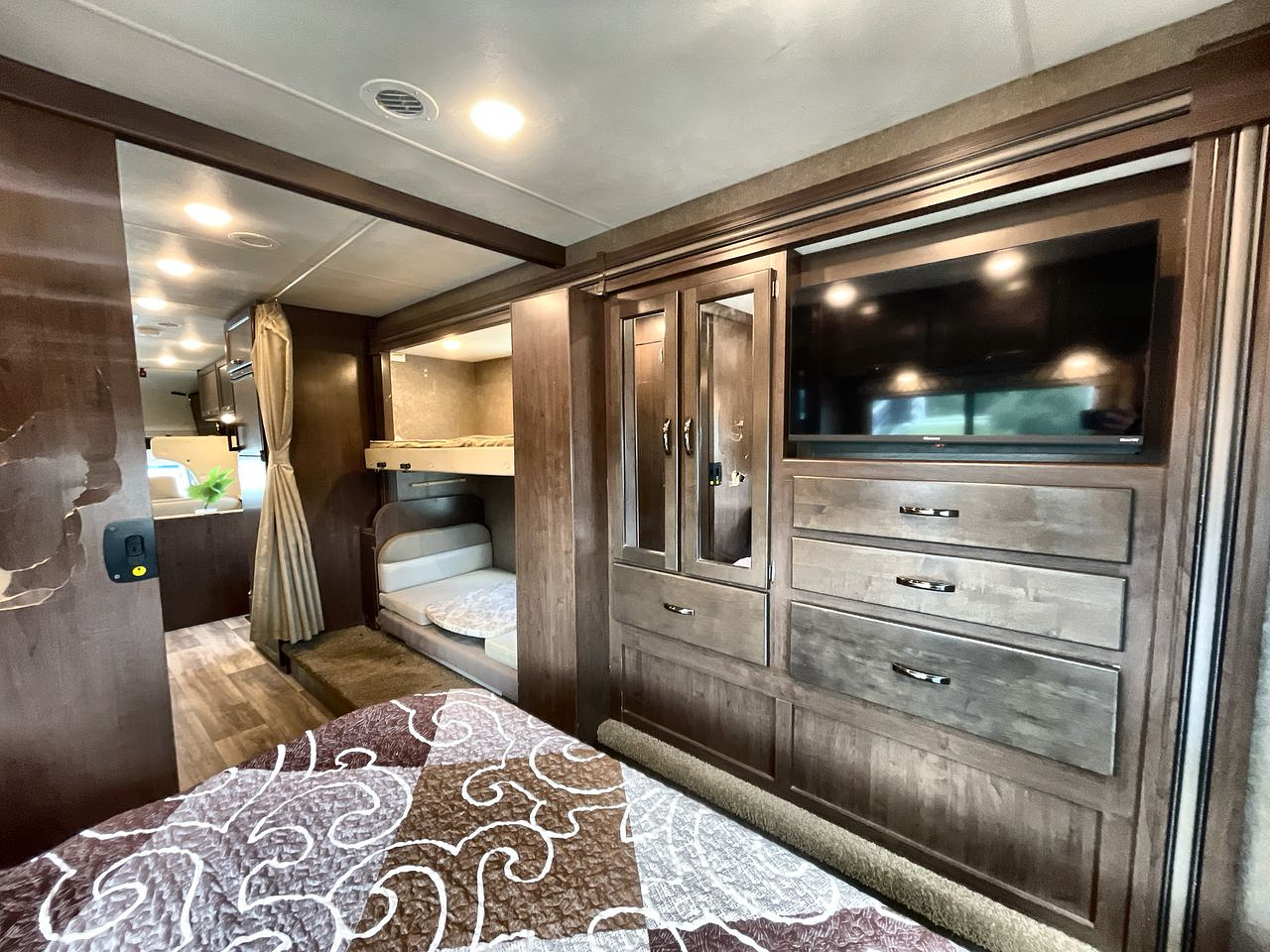 2019 THOR FOUR WINDS 30D