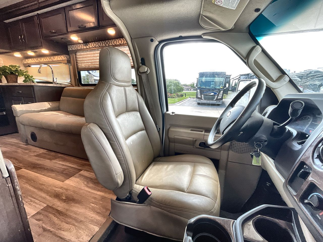 2019 THOR FOUR WINDS 30D