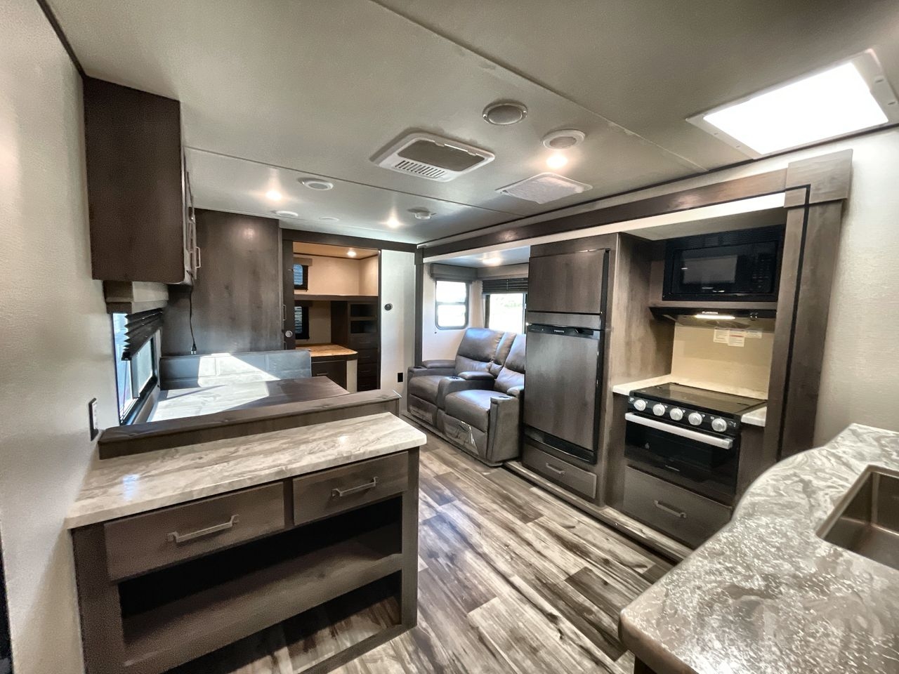 2023 GRAND DESIGN TRANSCEND 297QB