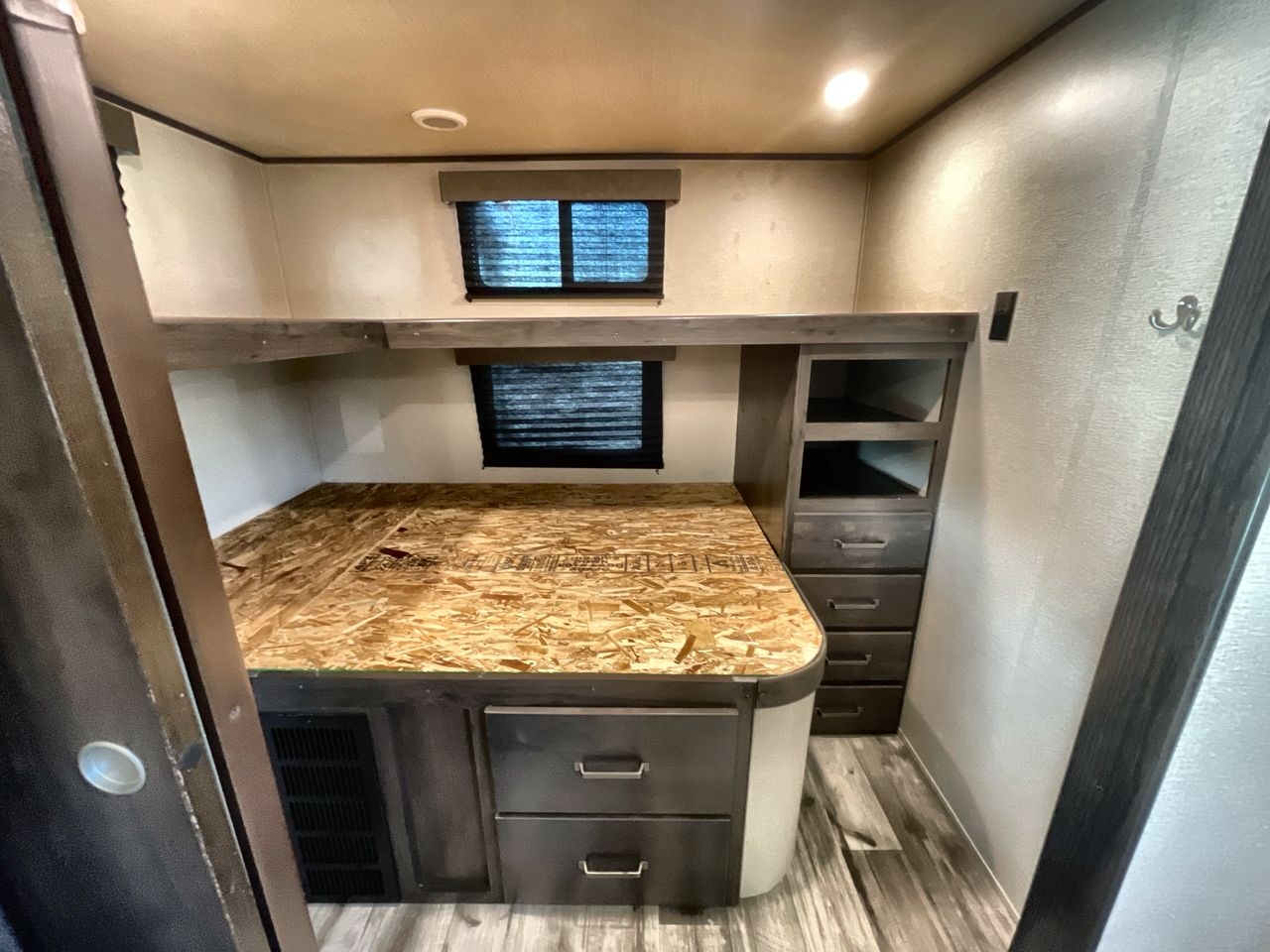 2023 GRAND DESIGN TRANSCEND 297QB