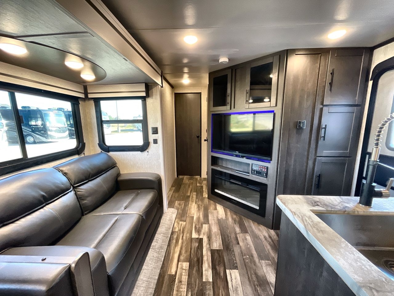 2022 KEYSTONE CRUISER AIRE 33BHB