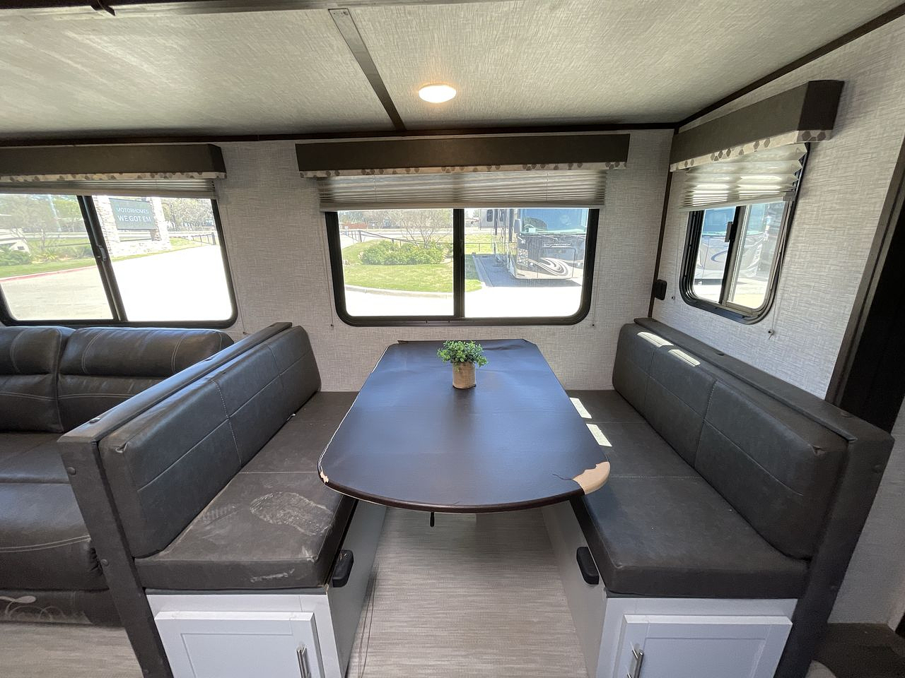 2021 KEYSTONE BULLET 330BHS