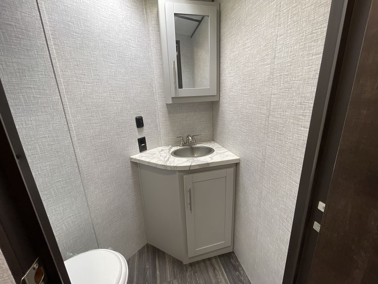 2021 KEYSTONE BULLET 330BHS