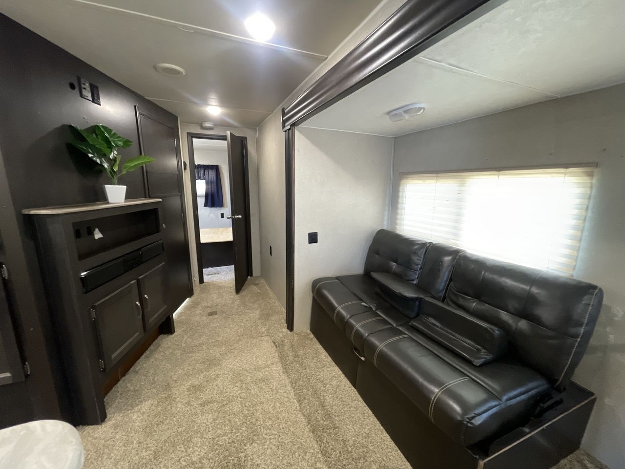 2018 FOREST RIVER PUMA 32FBIS