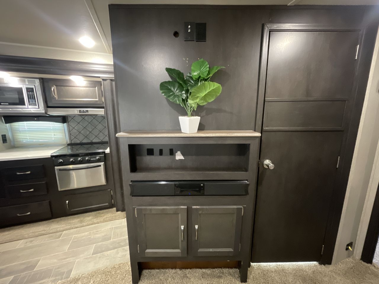 2018 FOREST RIVER PUMA 32FBIS