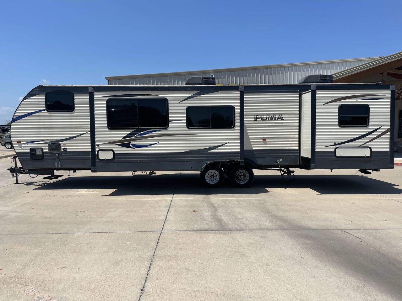 2018 FOREST RIVER PUMA 32FBIS