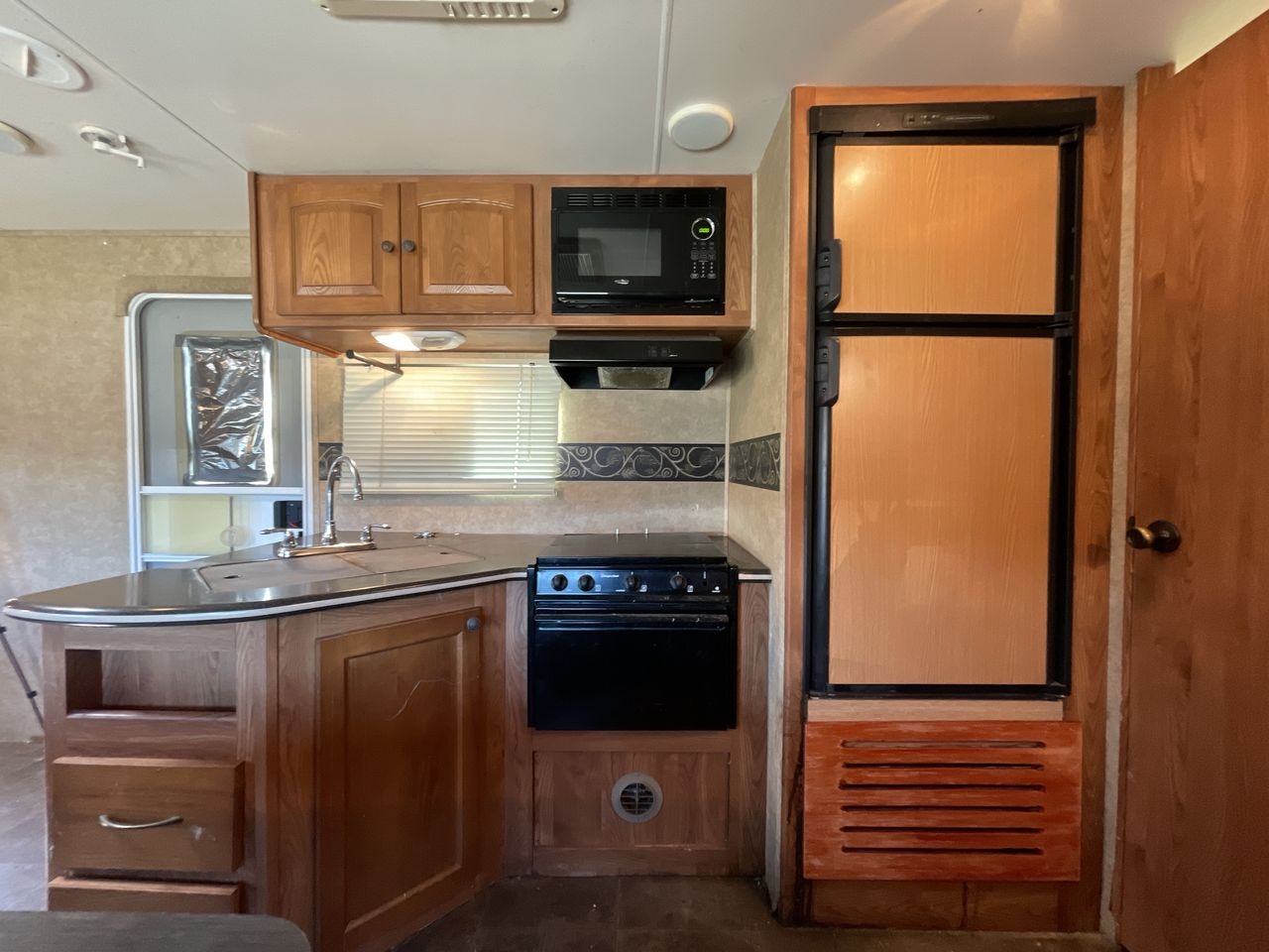 2012 HEARTLAND NORTH TRAIL 21FBS