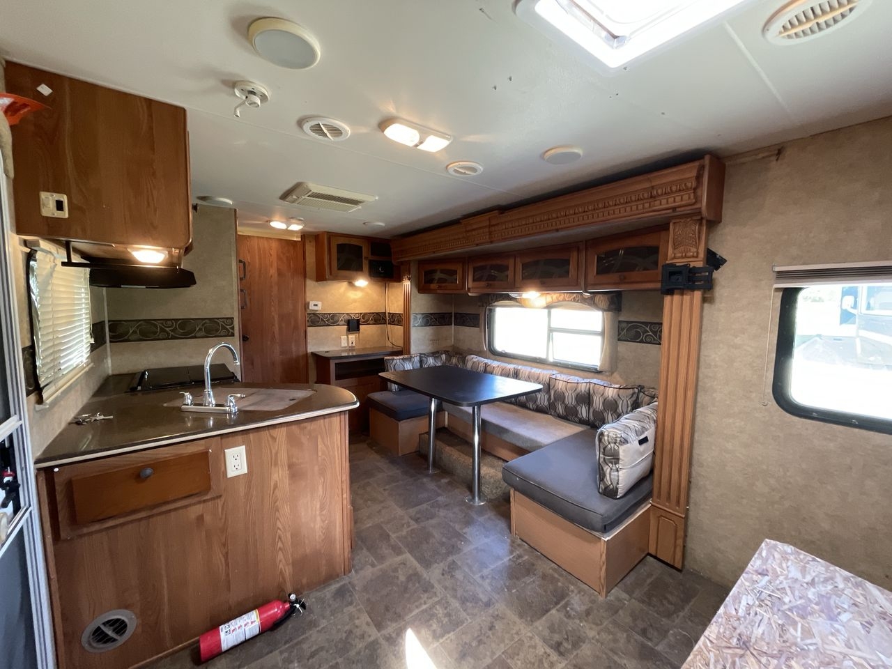 2012 HEARTLAND NORTH TRAIL 21FBS