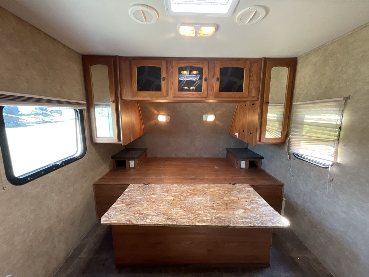 2012 HEARTLAND NORTH TRAIL 21FBS