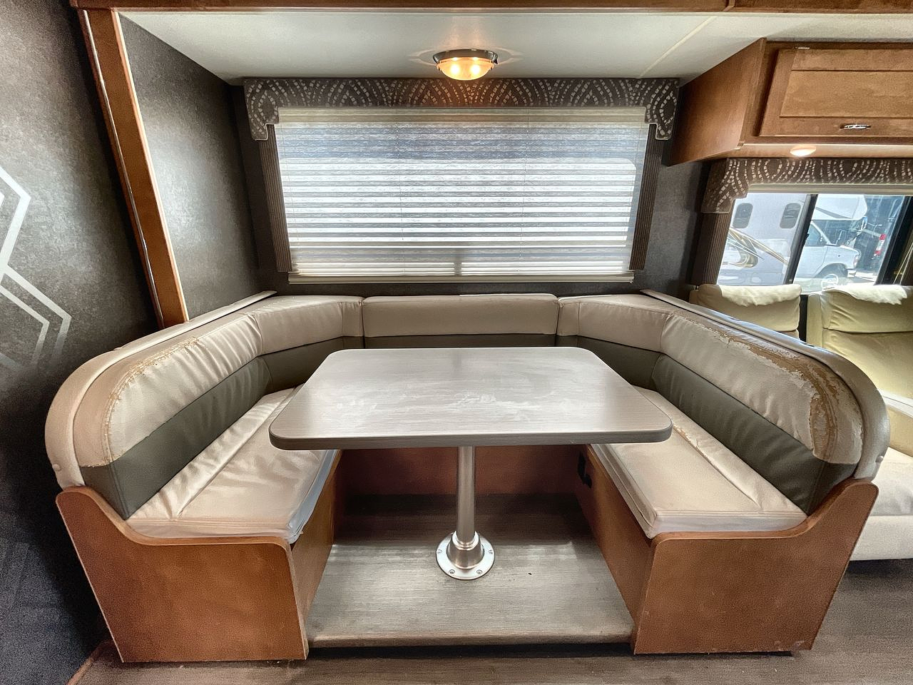 2016 WINNEBAGO MINNIE WINNIE 31K