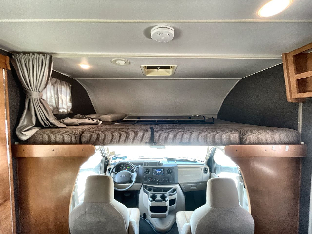 2016 WINNEBAGO MINNIE WINNIE 31K