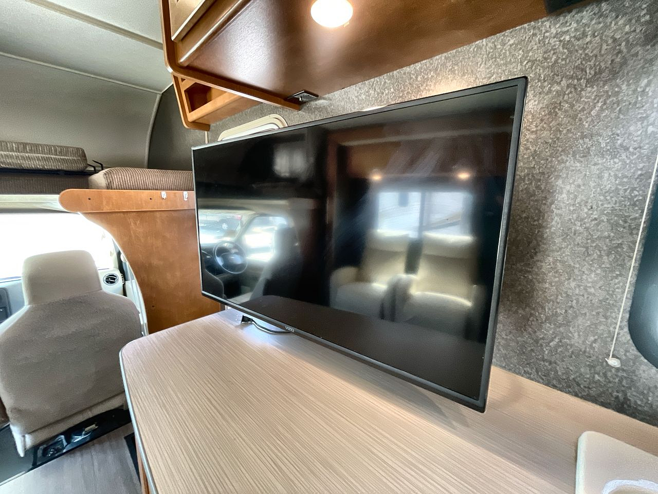 2016 WINNEBAGO MINNIE WINNIE 31K