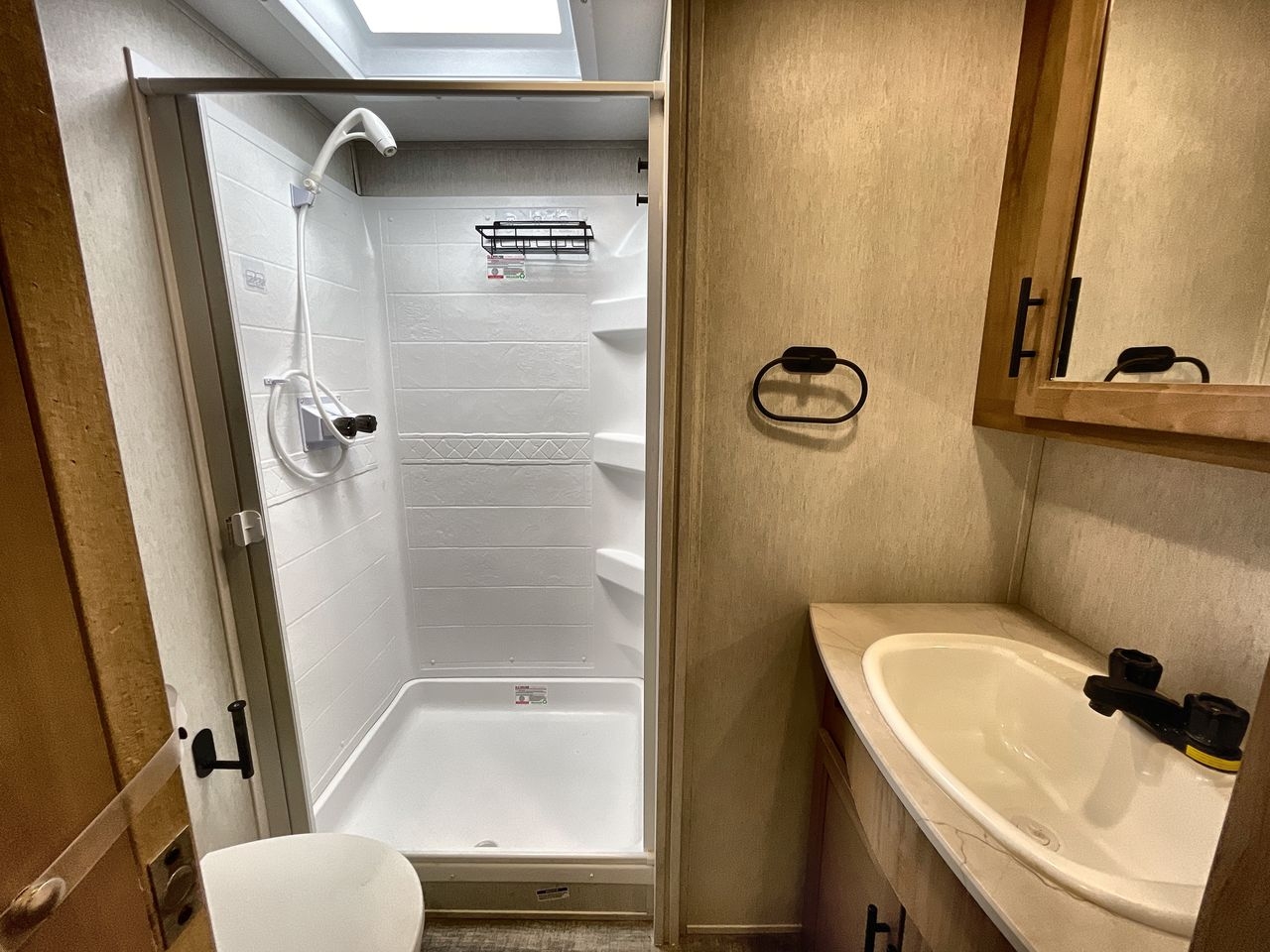 2023 FOREST RIVER ARCTIC WOLF 3770SUIT