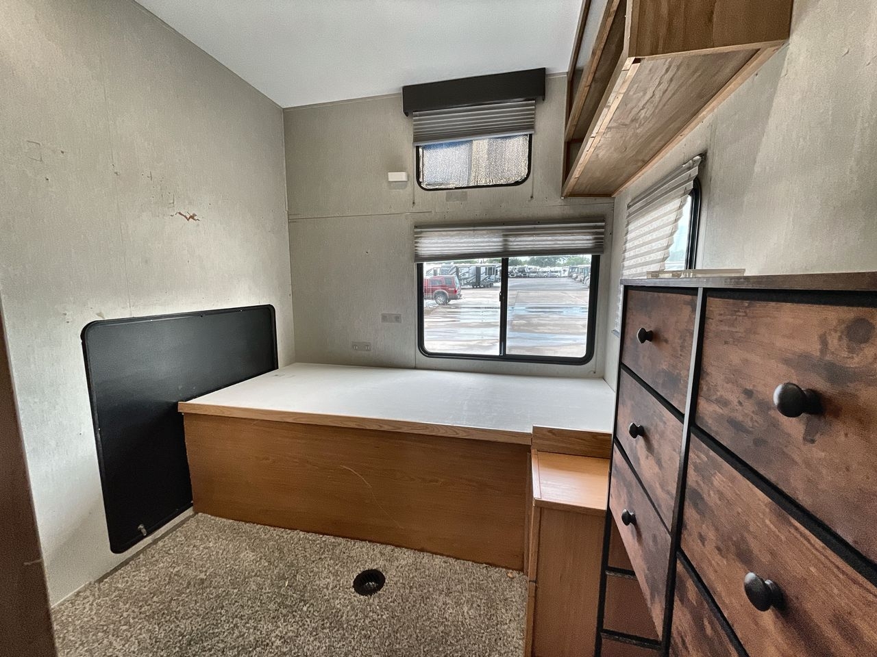 2023 FOREST RIVER ARCTIC WOLF 3770SUIT