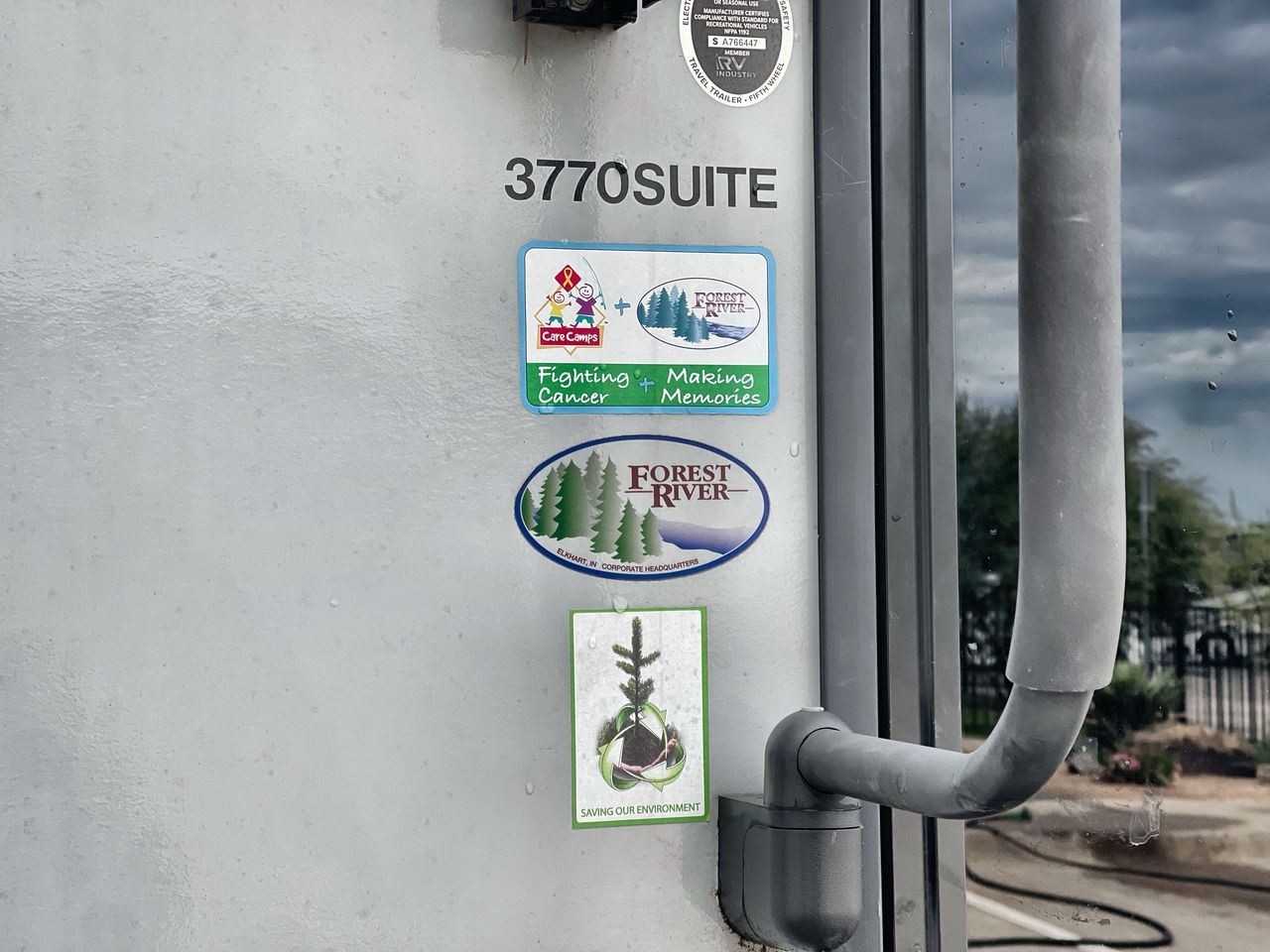 2023 FOREST RIVER ARCTIC WOLF 3770SUIT