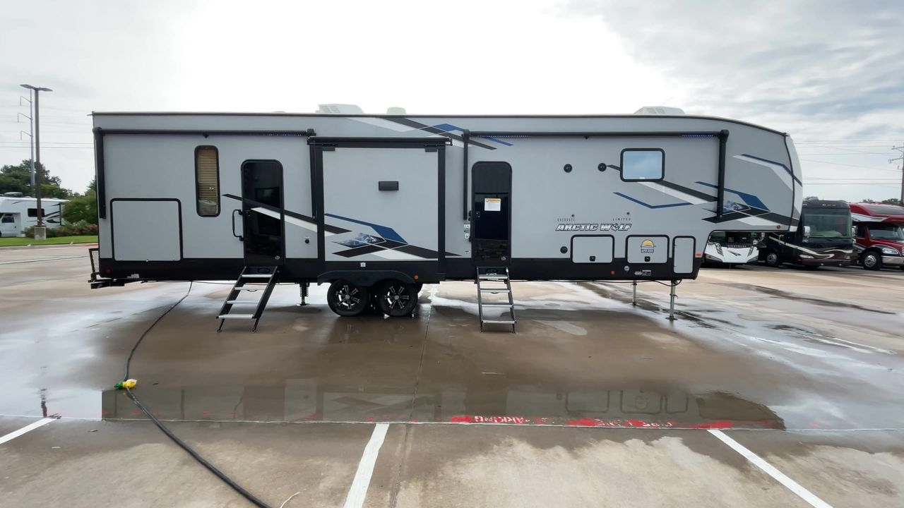 2023 FOREST RIVER ARCTIC WOLF 3770SUIT