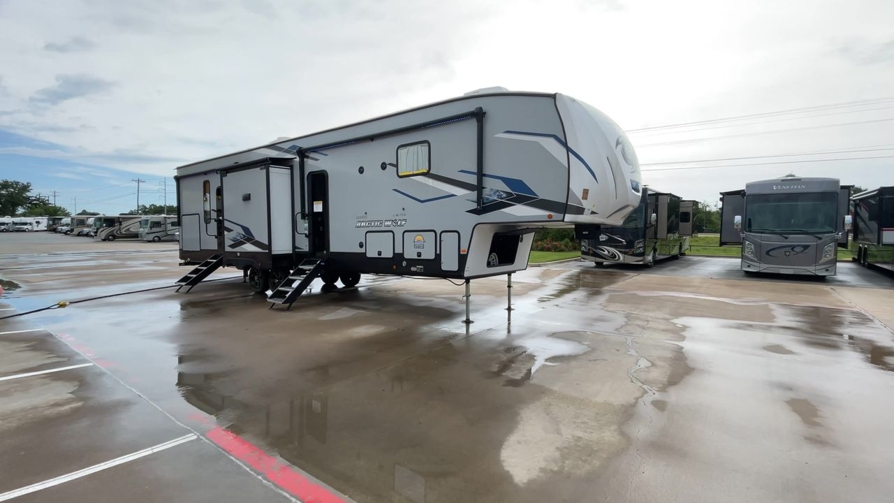 2023 FOREST RIVER ARCTIC WOLF 3770SUIT