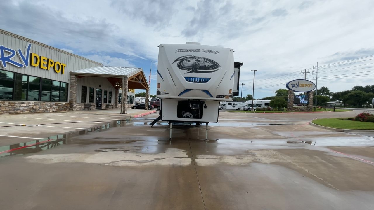 2023 FOREST RIVER ARCTIC WOLF 3770SUIT