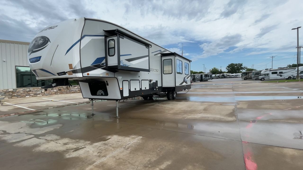 2023 FOREST RIVER ARCTIC WOLF 3770SUIT