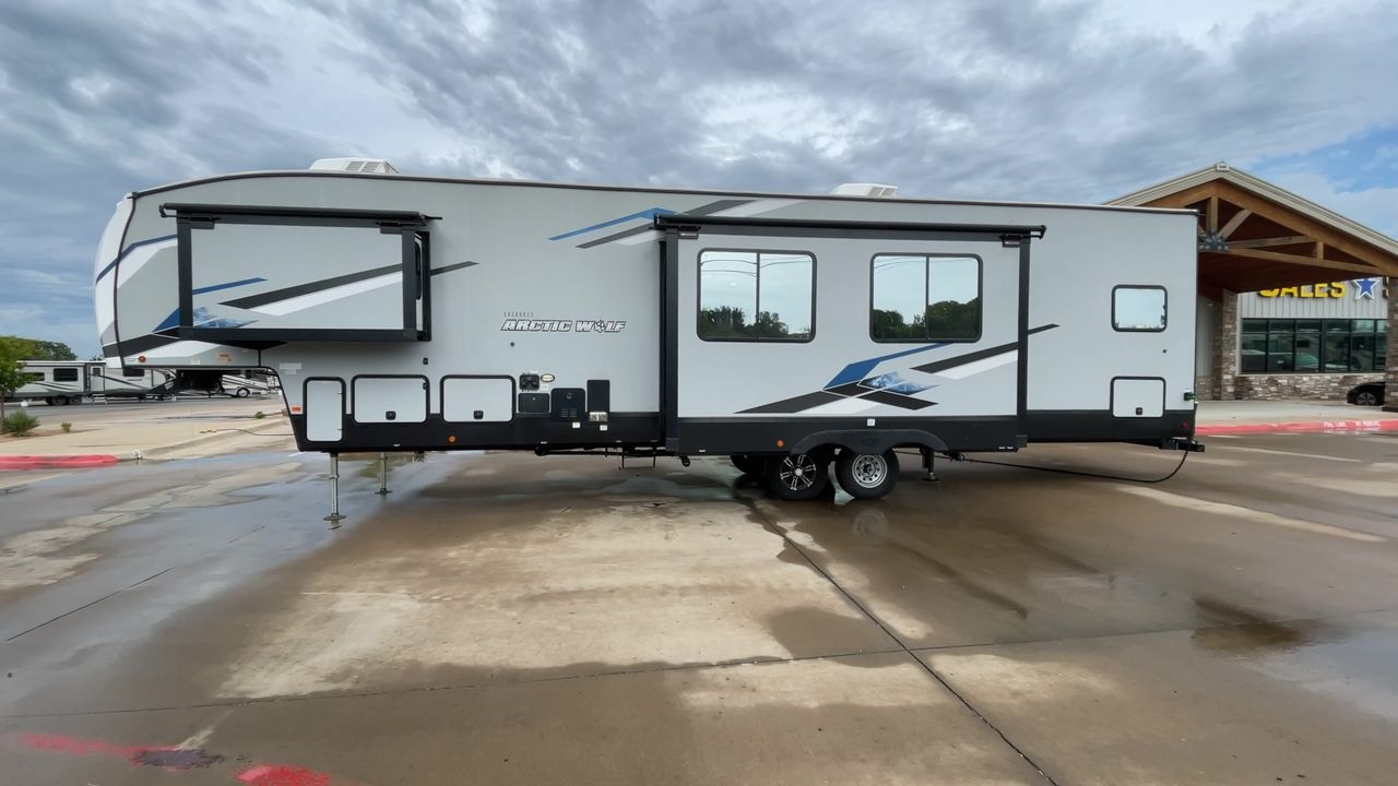 2023 FOREST RIVER ARCTIC WOLF 3770SUIT