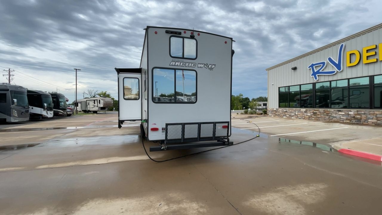 2023 FOREST RIVER ARCTIC WOLF 3770SUIT