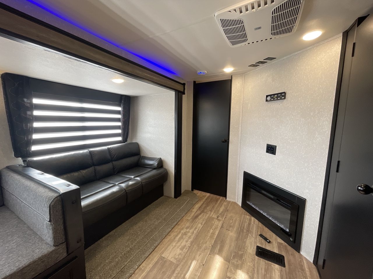 2022 FOREST RIVER CHEROKEE 264DBH