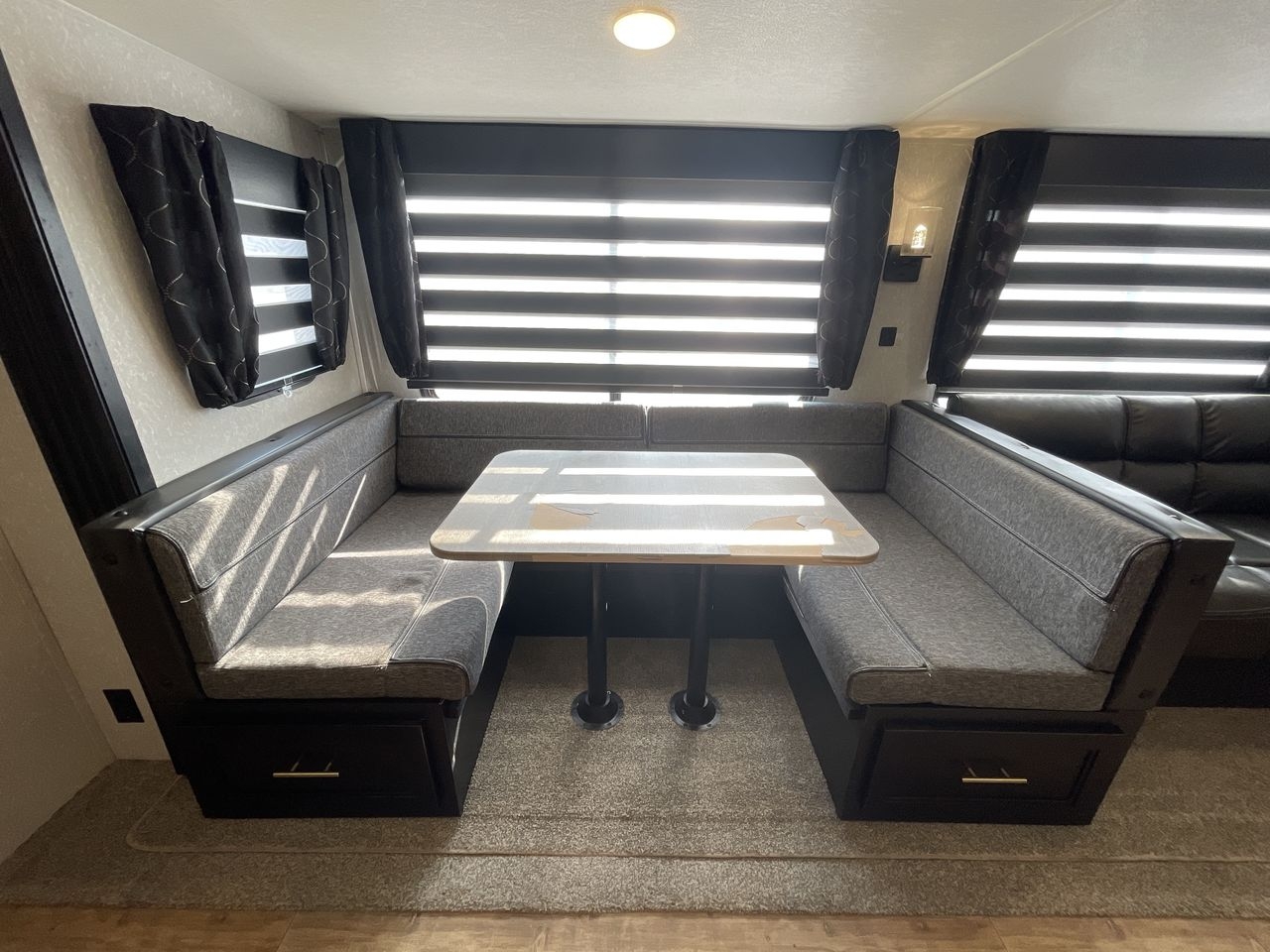 2022 FOREST RIVER CHEROKEE 264DBH