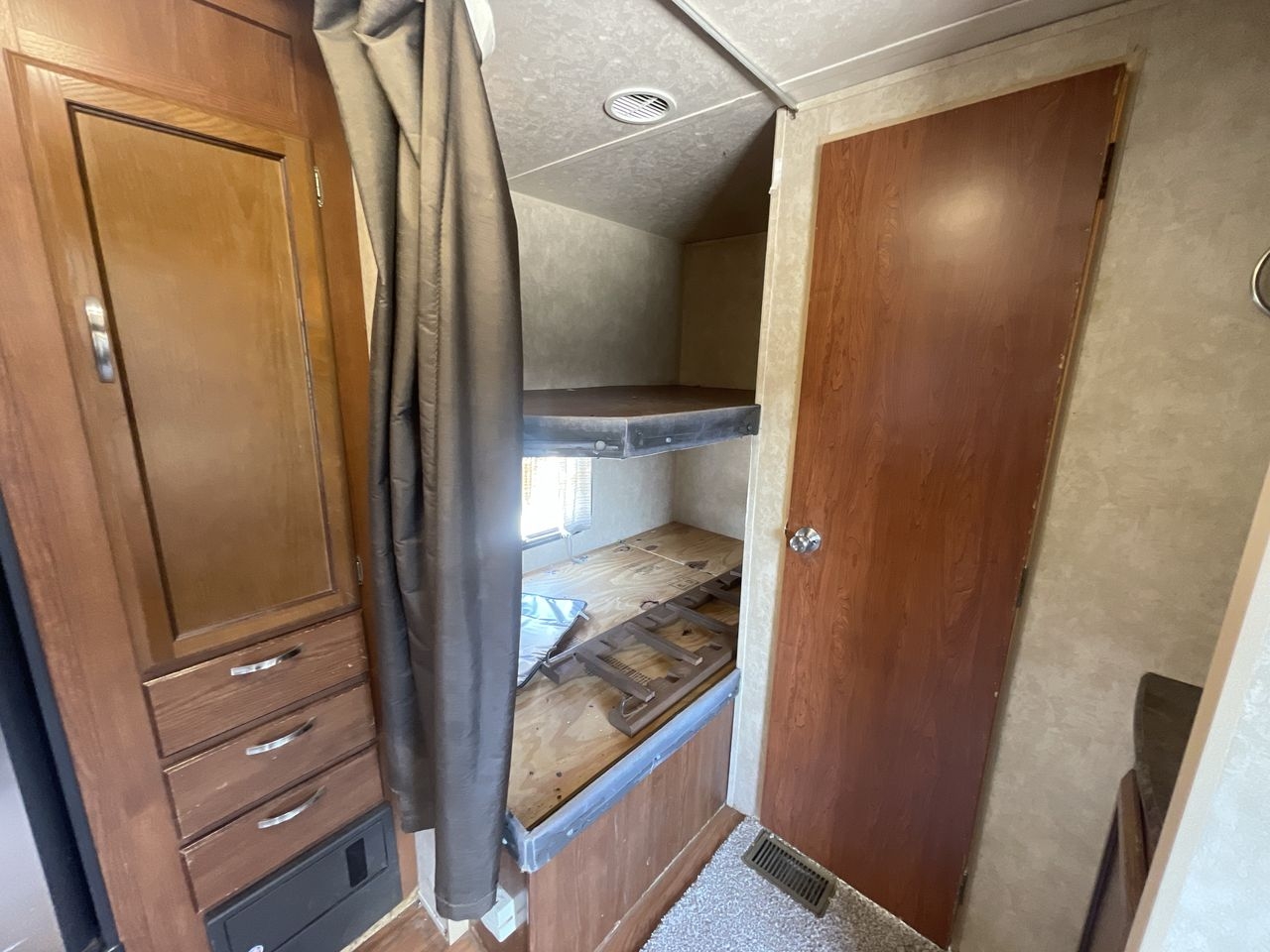 2014 FOREST RIVER WILDWOOD 28DBUD