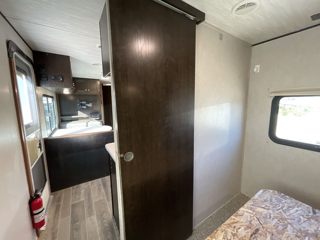 2021 HEARTLAND TRAIL RUNNER 261JM