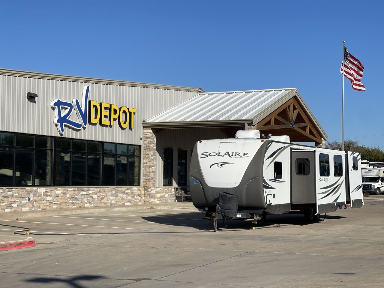 2018 SOLAIRE 317BHSK