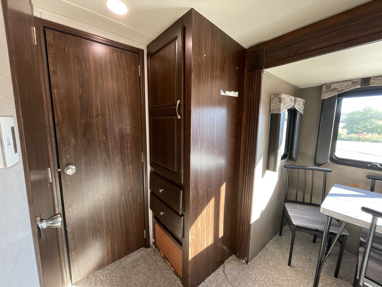 2018 SOLAIRE 317BHSK