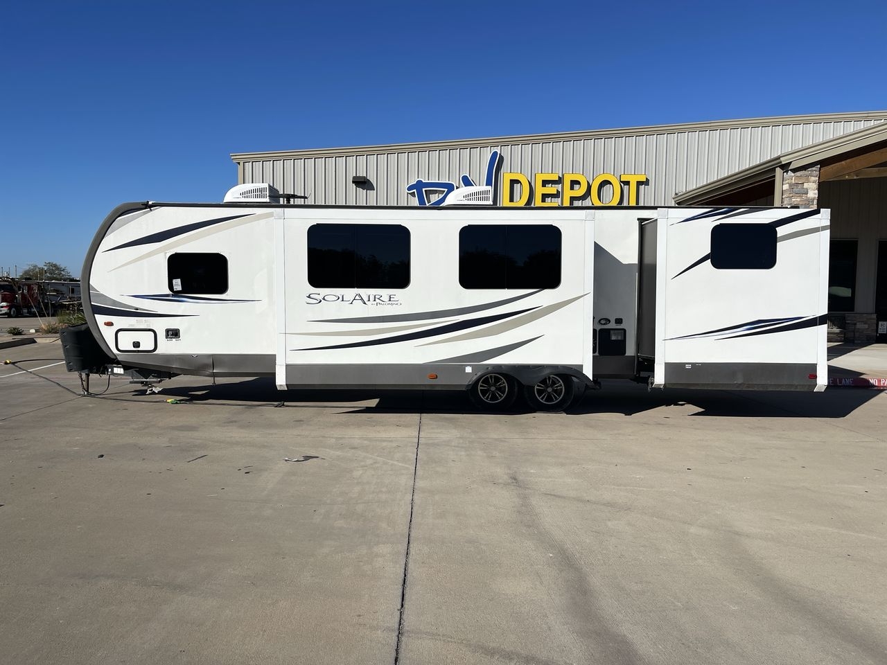 2018 SOLAIRE 317BHSK