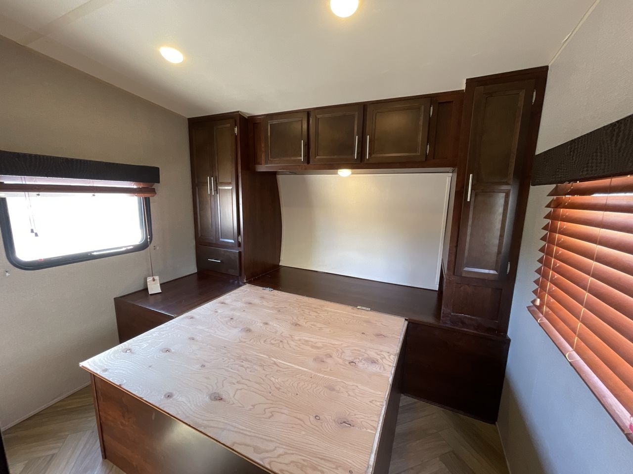 2017 FOREST RIVER VENGEANCE 26FB