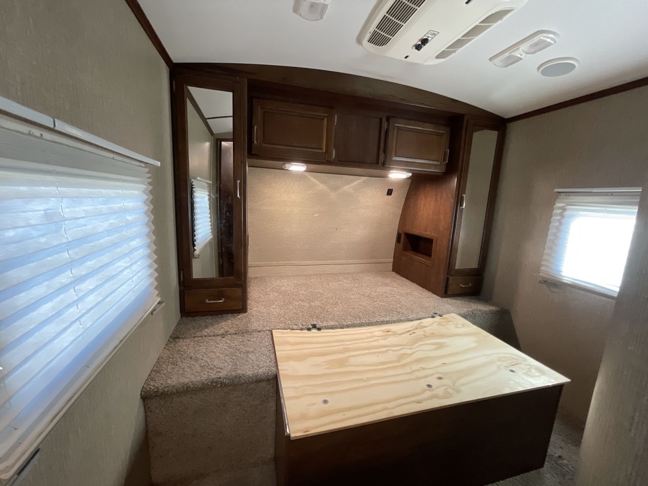 2018 KEYSTONE RV OUTBACK 325BH