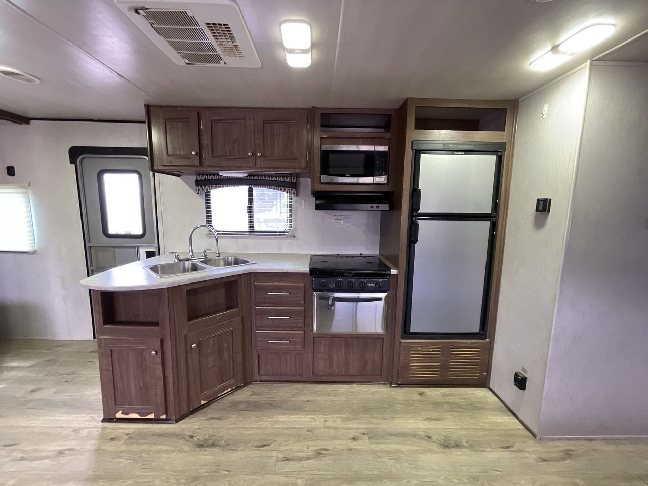 2018 HEARTLAND PROWLER 32LX
